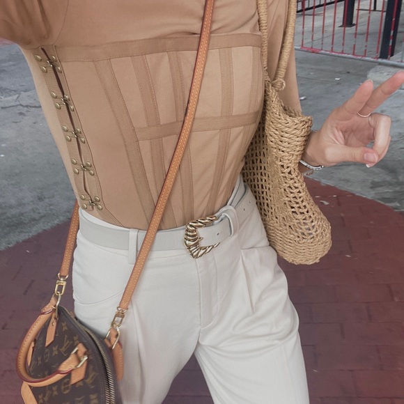 Meet your Posher, Channing - Picture 7 of 16